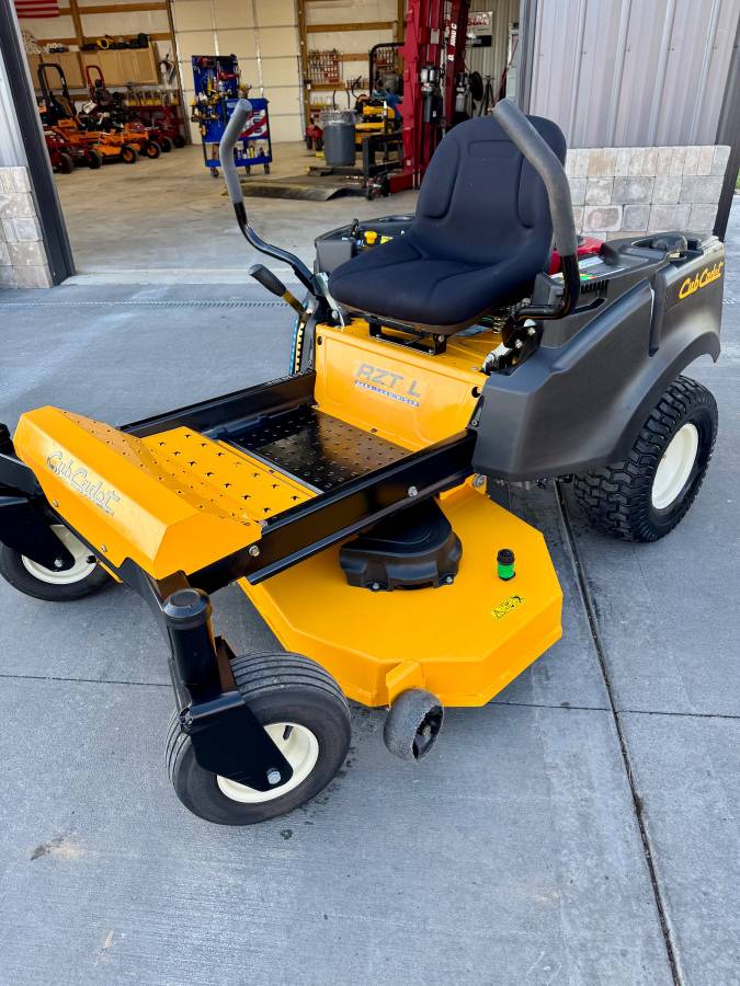 2017 Cub Cadet RZT-L