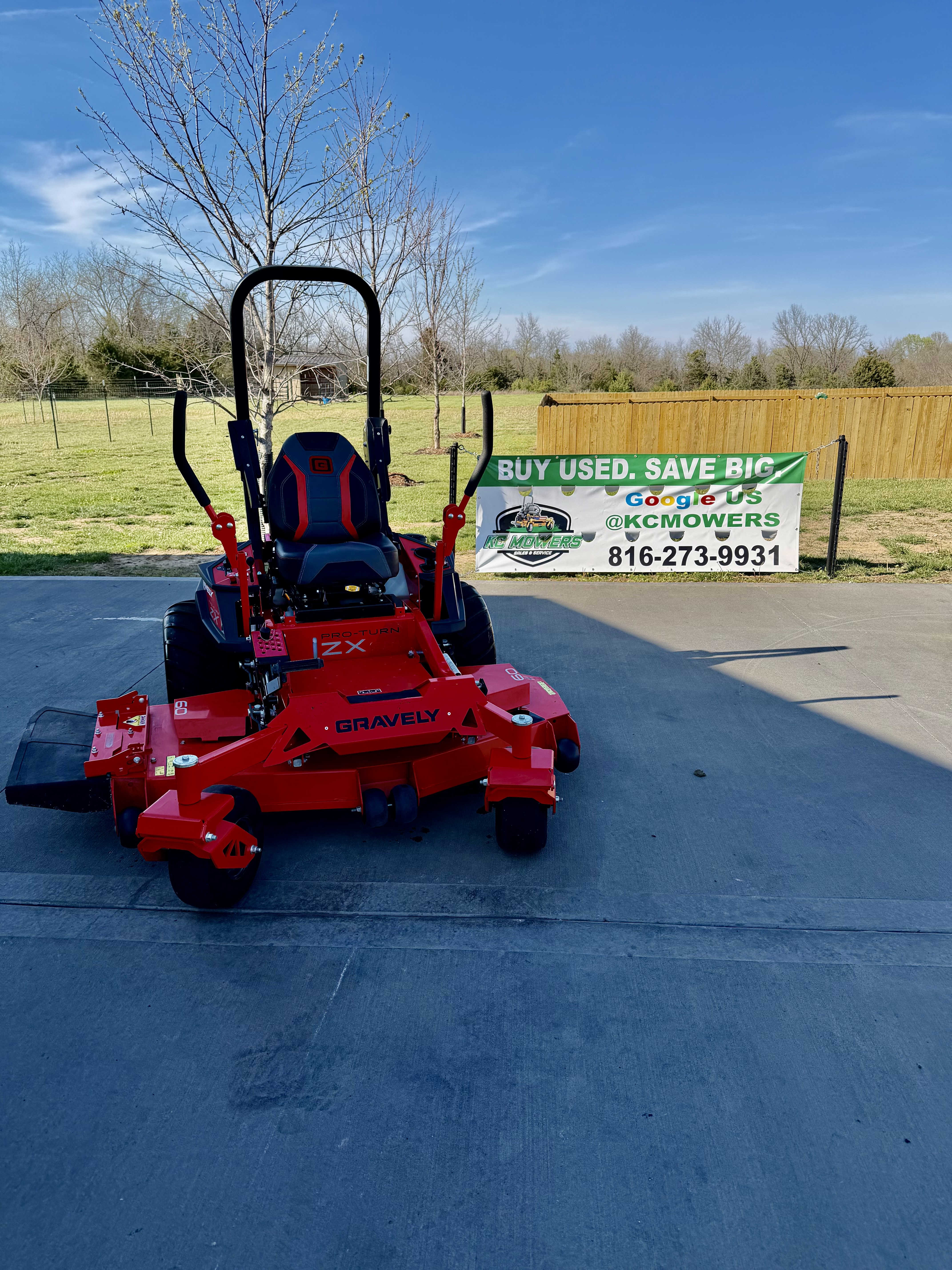 2023 Gravely  Pro Turn ZX 