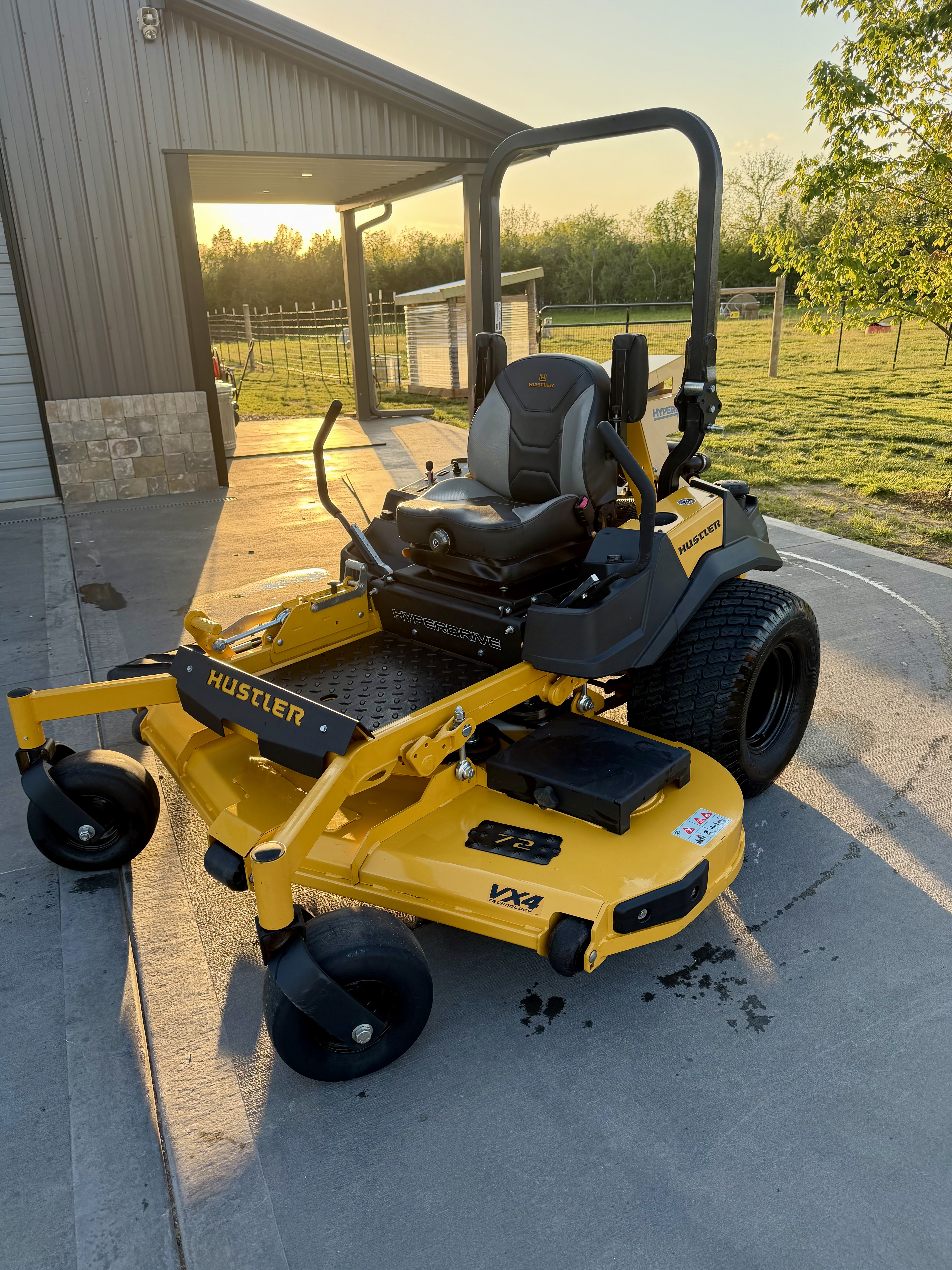 2024  Hustler  Super Z Hyperdrive 